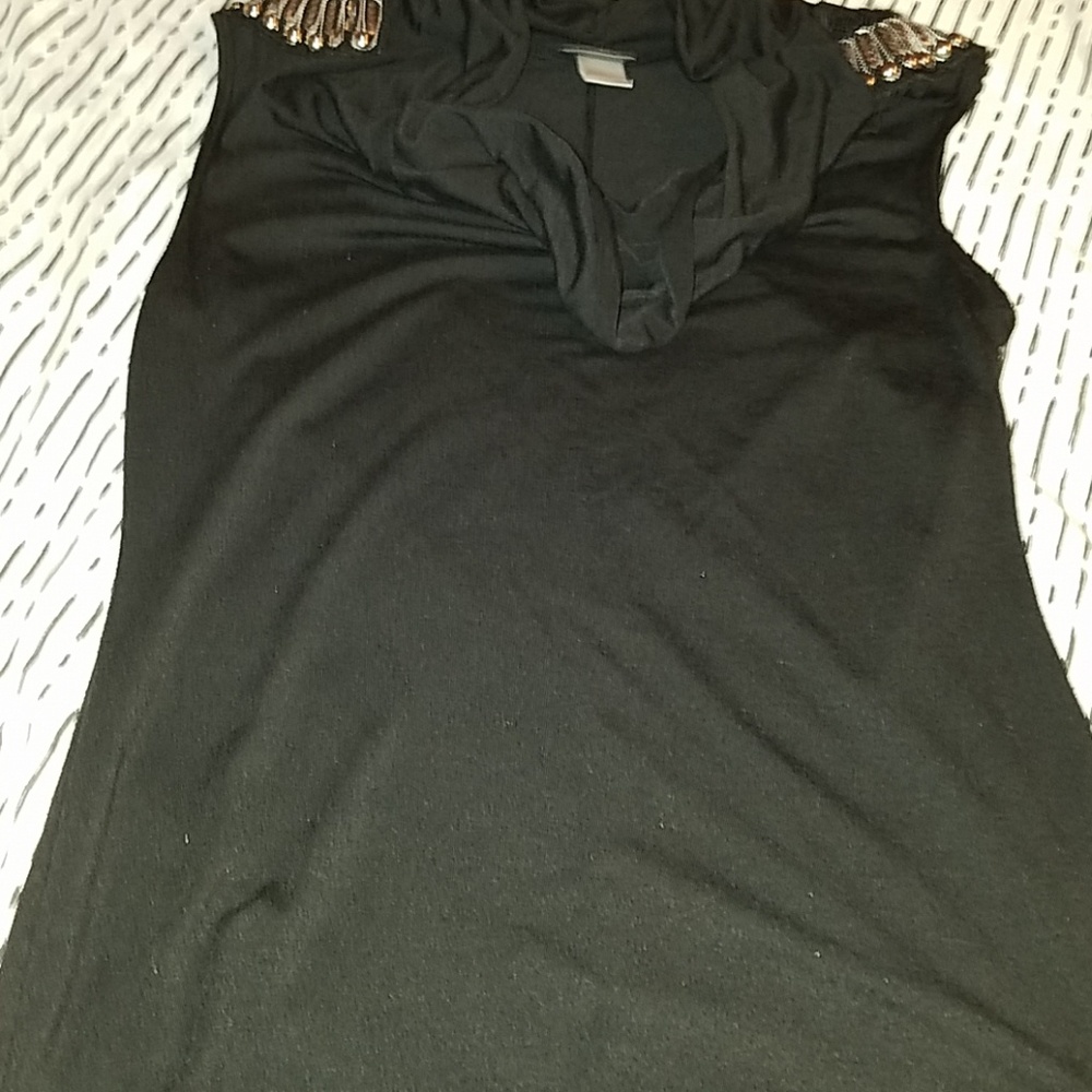 Sleeveless blouse